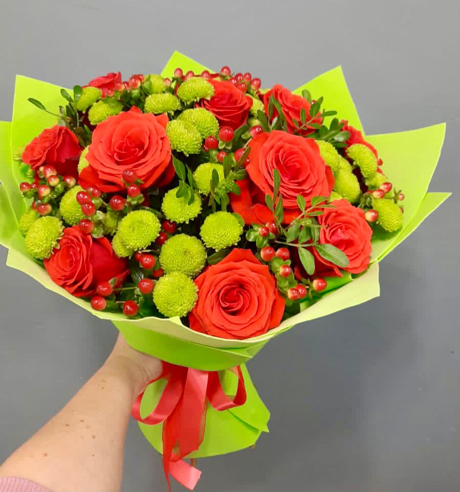 Букет цветов из: Хризантемы и Розы в Новоромановском