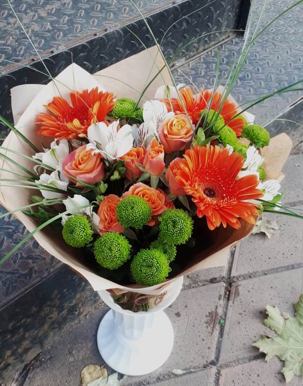 Букет цветов из: Герберы, Хризантемы, Альстромерии и Розы в Новоромановском