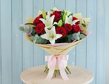 Букет цветов из:  Лилии и Розы в Новоромановском