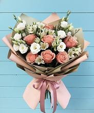 Букет цветов из:  Розы, Альстромерии и Лизиантусы в Новоромановском