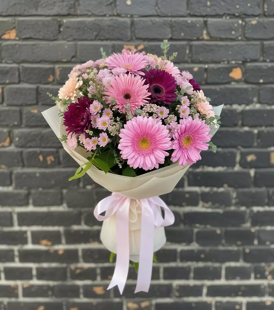 Букет цветов из: Герберы и Хризантемы в Новоромановском