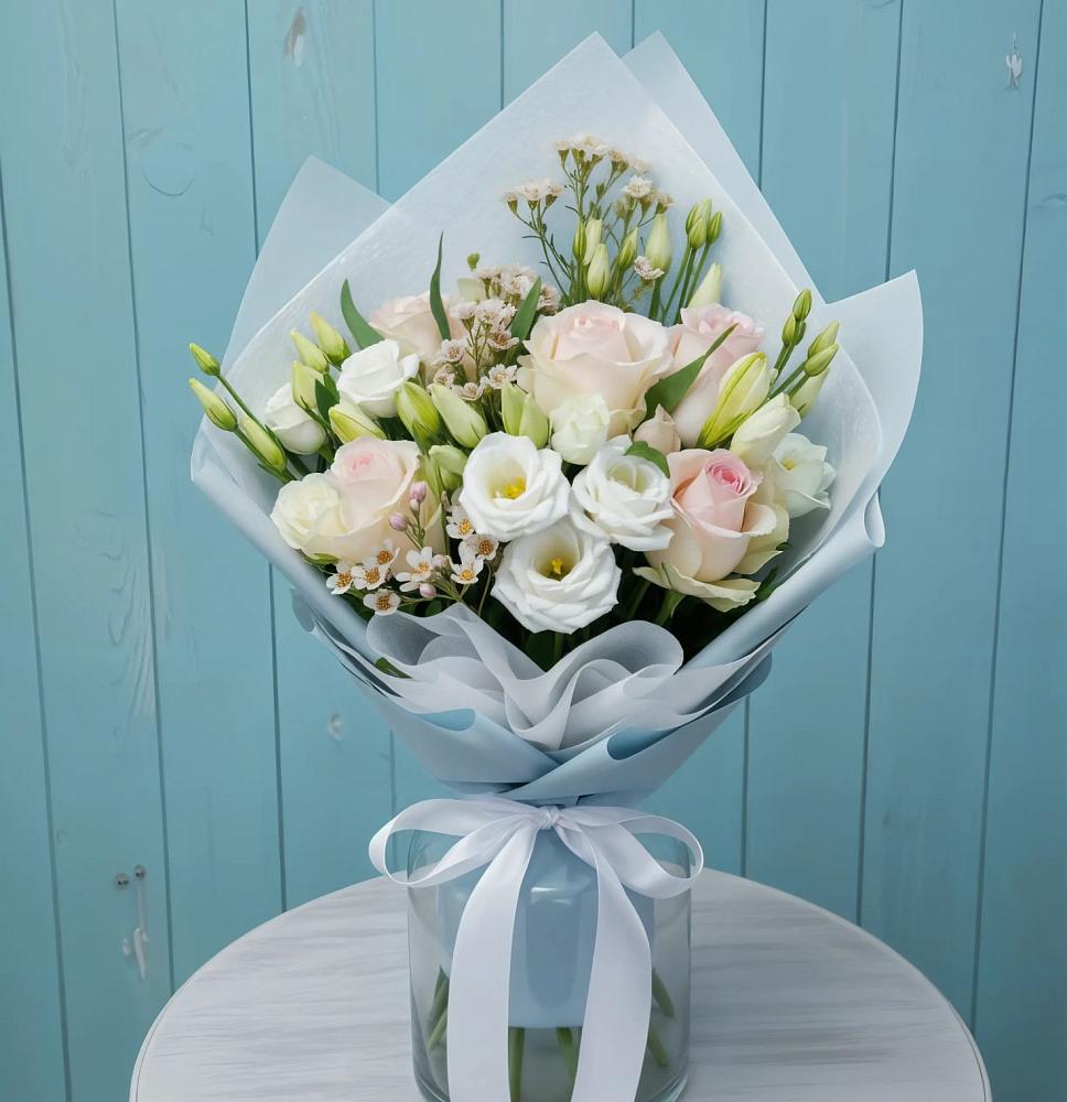 Букет цветов из: Розы и Лизиантусы в Новоромановском