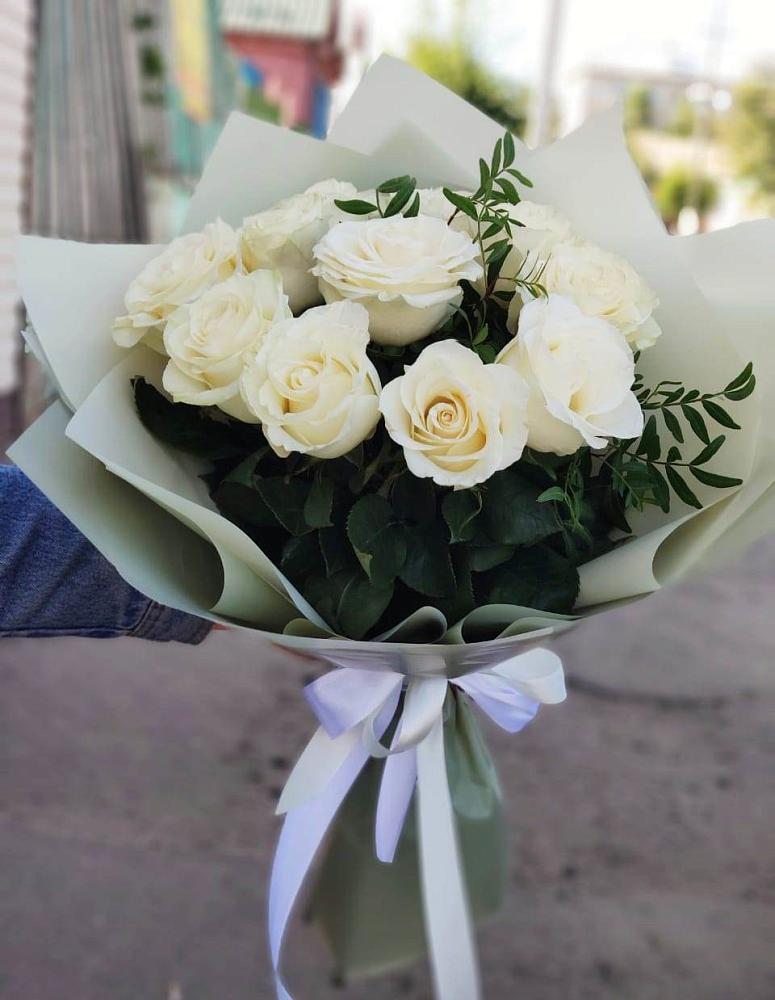 Букет Белые розы Проуд в Новоромановском