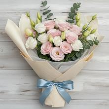 Букет цветов из:  Лизиантусы в Новоромановском