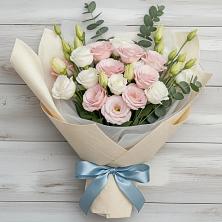 Букет цветов из:  Лизиантусы в Новоромановском