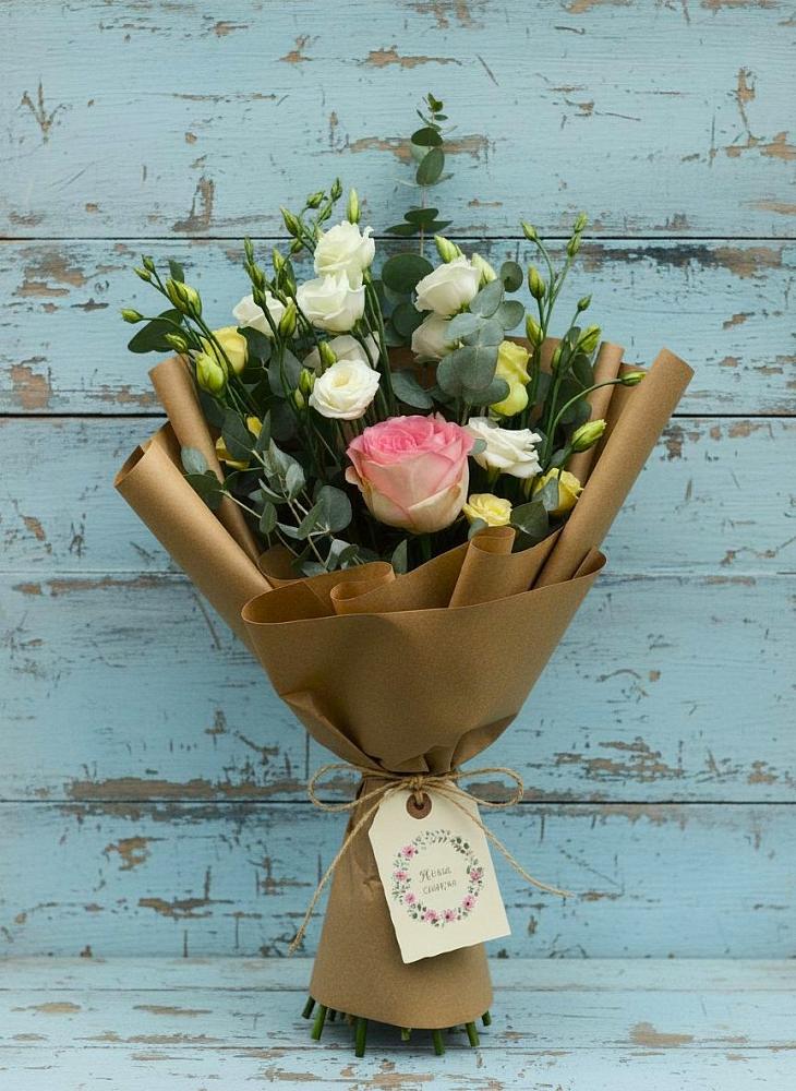 Букет цветов из: Розы и Лизиантусы в Новоромановском