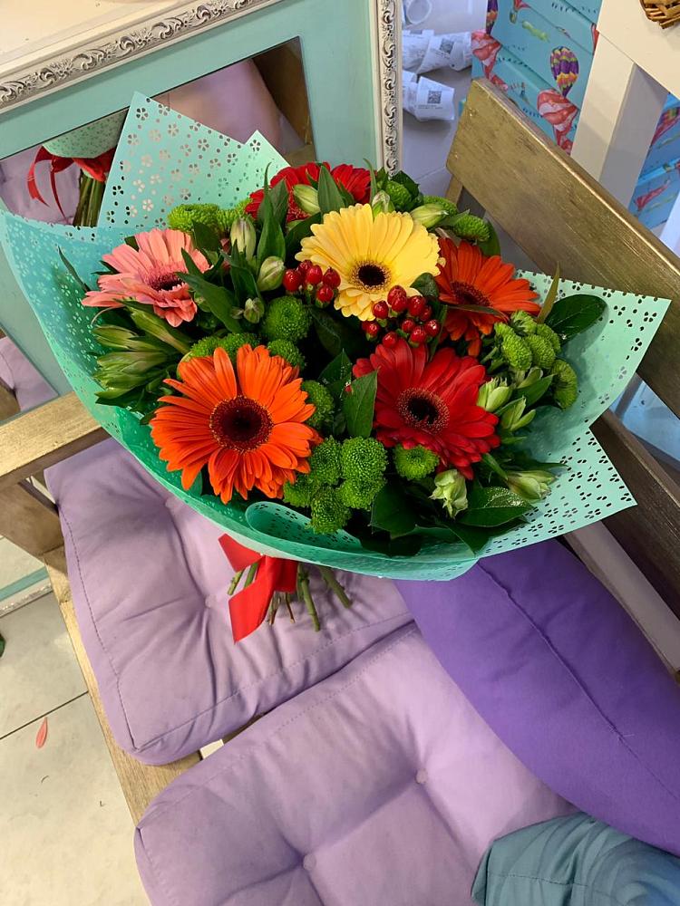 Букет цветов из: Герберы, Хризантемы и Альстромерии в Новоромановском