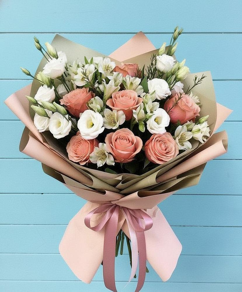 Букет цветов из: Розы, Альстромерии и Лизиантусы в Новоромановском