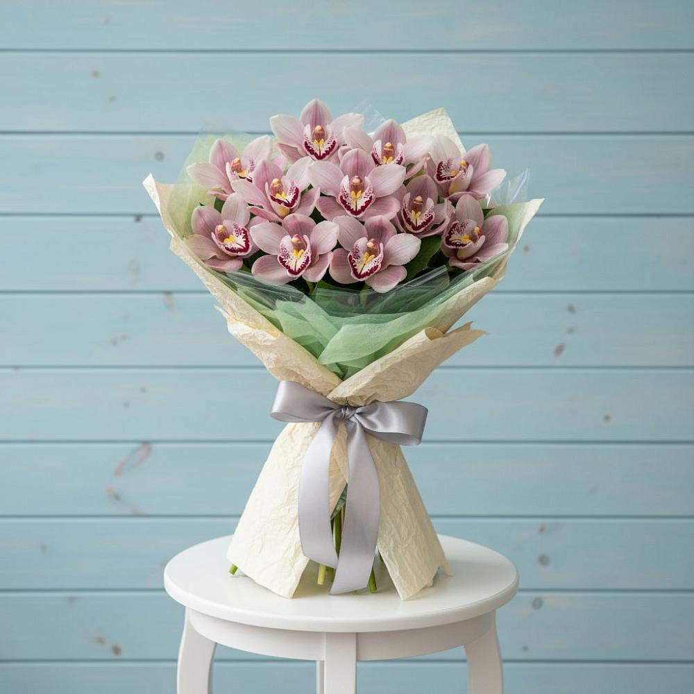 Букет цветов из: Орхидеи и Розы в Новоромановском