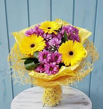 Букет цветов из:  Хризантемы и Герберы в Новоромановском