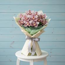 Букет цветов из:  Орхидеи и Розы в Новоромановском