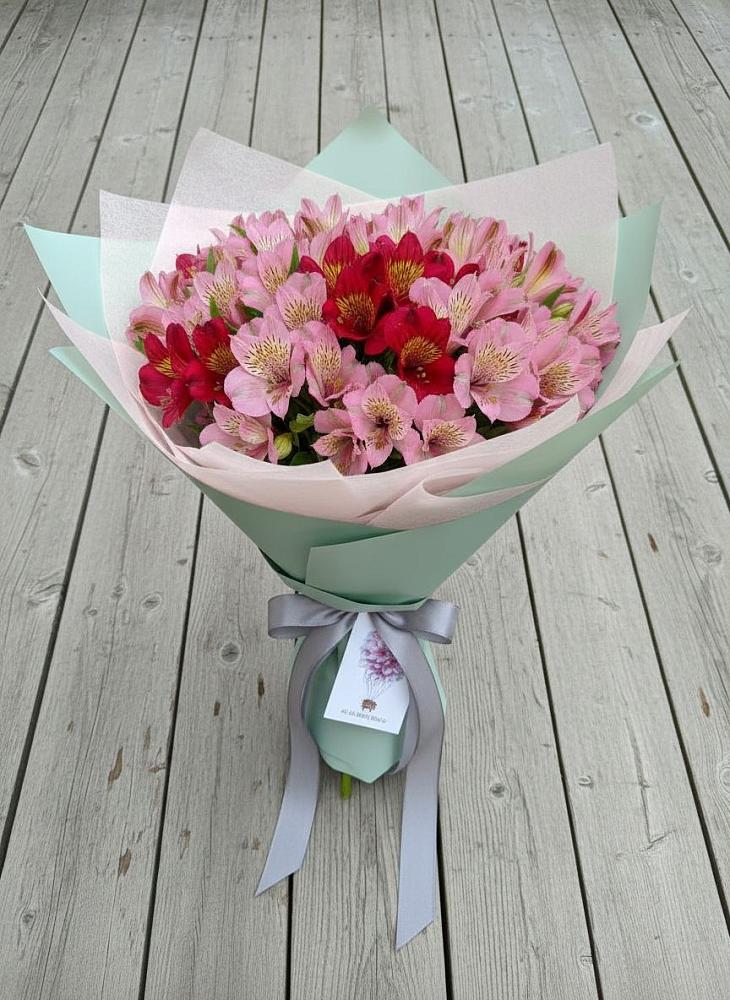 Букет цветов из: Альстромерии в Новоромановском