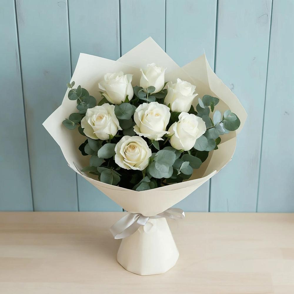 Букет Белые розы в Эвкалипте в Новоромановском