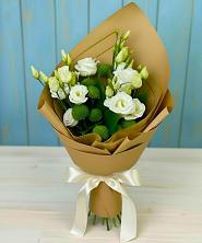 Букет цветов из:  Хризантемы и Лизиантусы в Новоромановском