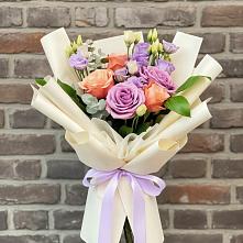 Букет цветов из:  Лизиантусы и Розы #REPLACE_PRED# Новоромановском