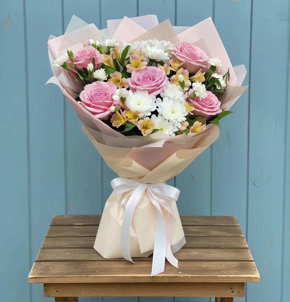 Букет цветов из: Гвоздики, Орхидеи и Розы в Новоромановском