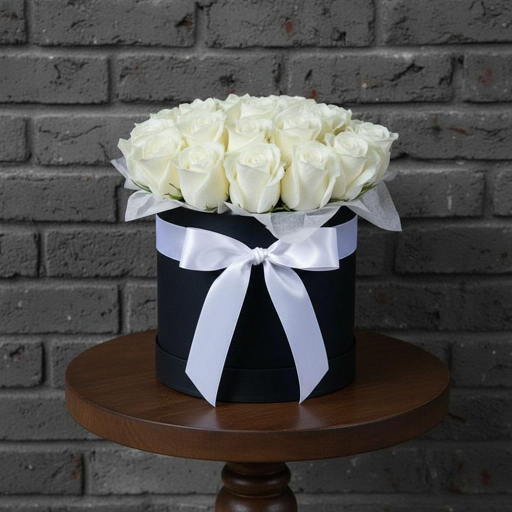 Цветочная композиция из Розы в шляпной коробке в Новоромановском