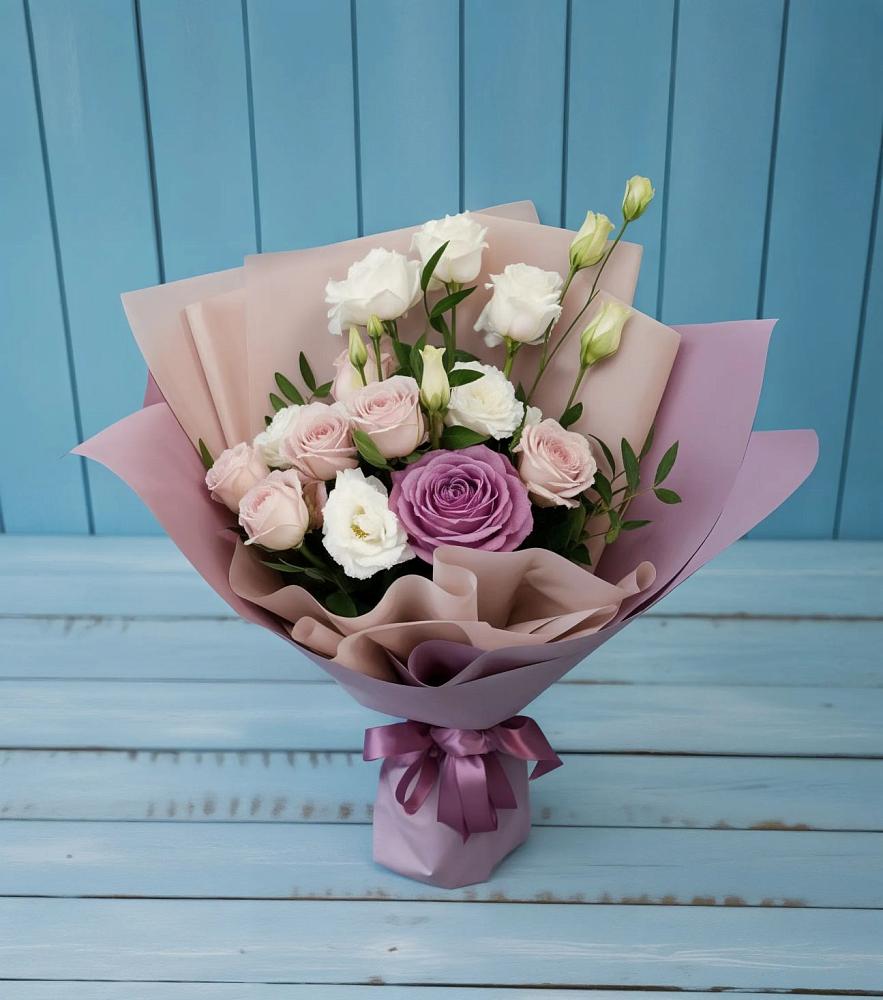 Букет цветов из: Розы и Лизиантусы в Новоромановском